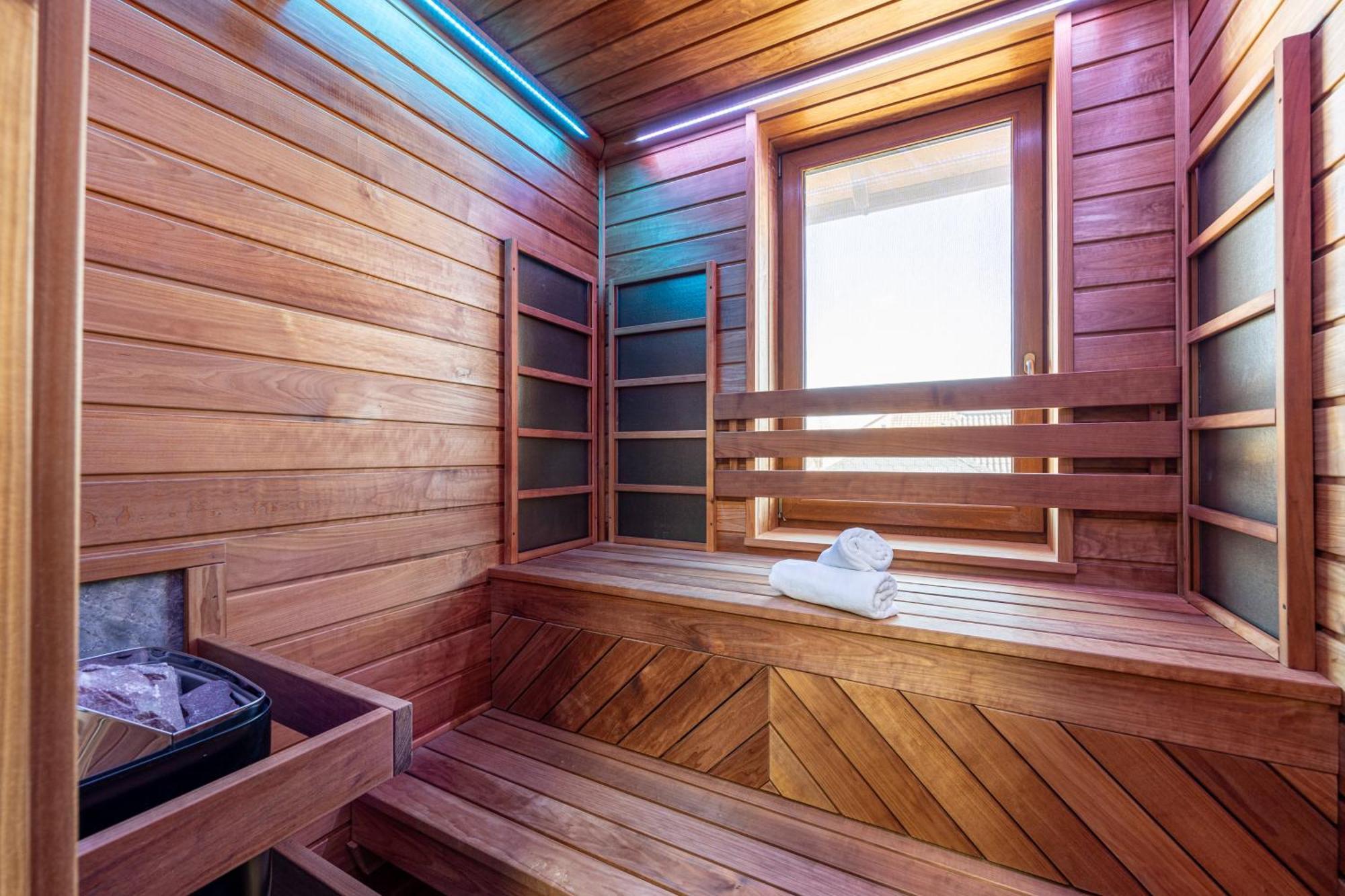 Voeroes Alom Panzio Bed & Breakfast ทิสซาเคชเค ภายนอก รูปภาพ