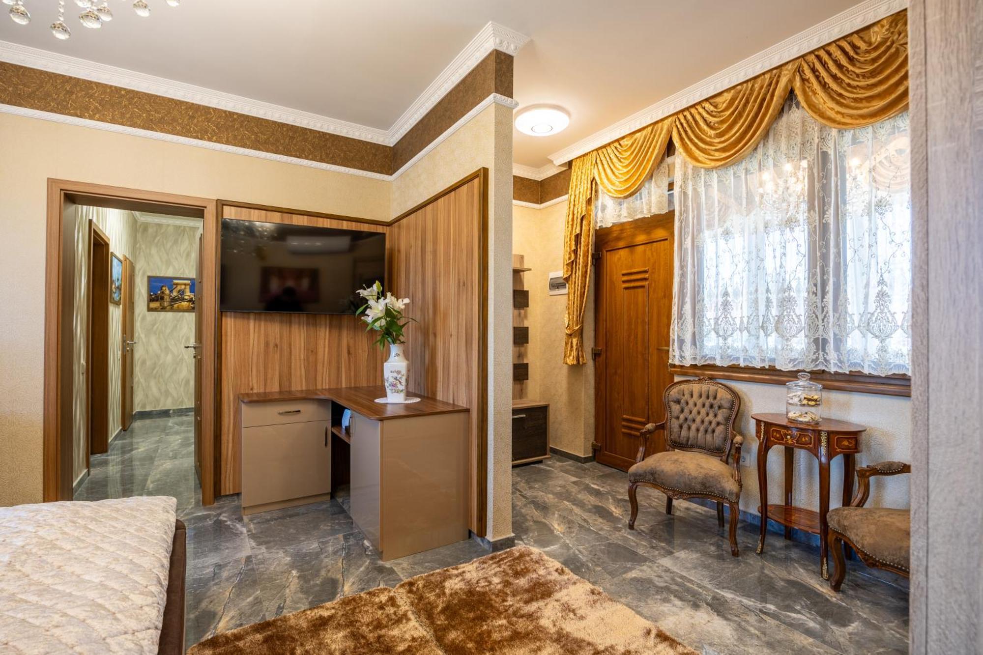 Voeroes Alom Panzio Bed & Breakfast ทิสซาเคชเค ภายนอก รูปภาพ