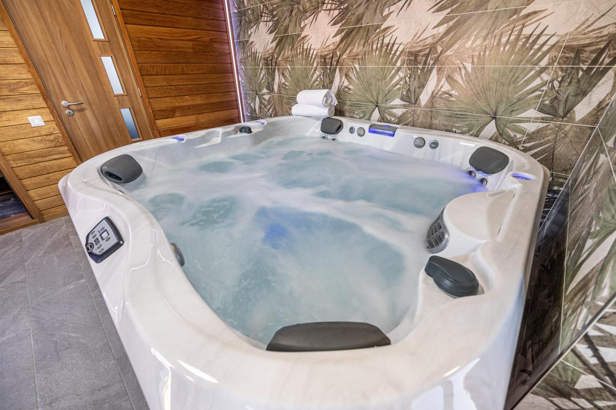 Voeroes Alom Panzio Bed & Breakfast ทิสซาเคชเค ภายนอก รูปภาพ